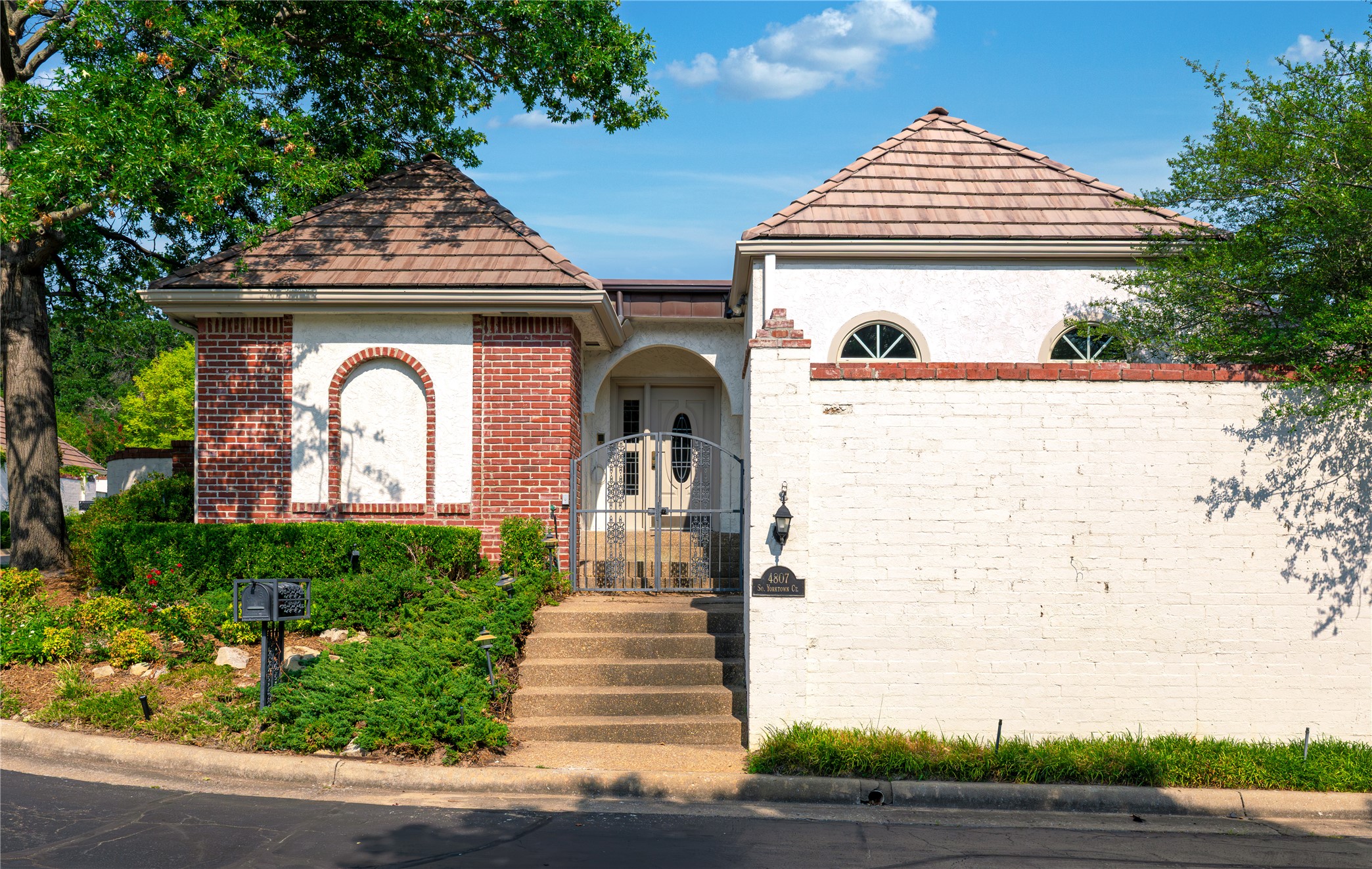4807 S Yorktown Court Tulsa OK 74105