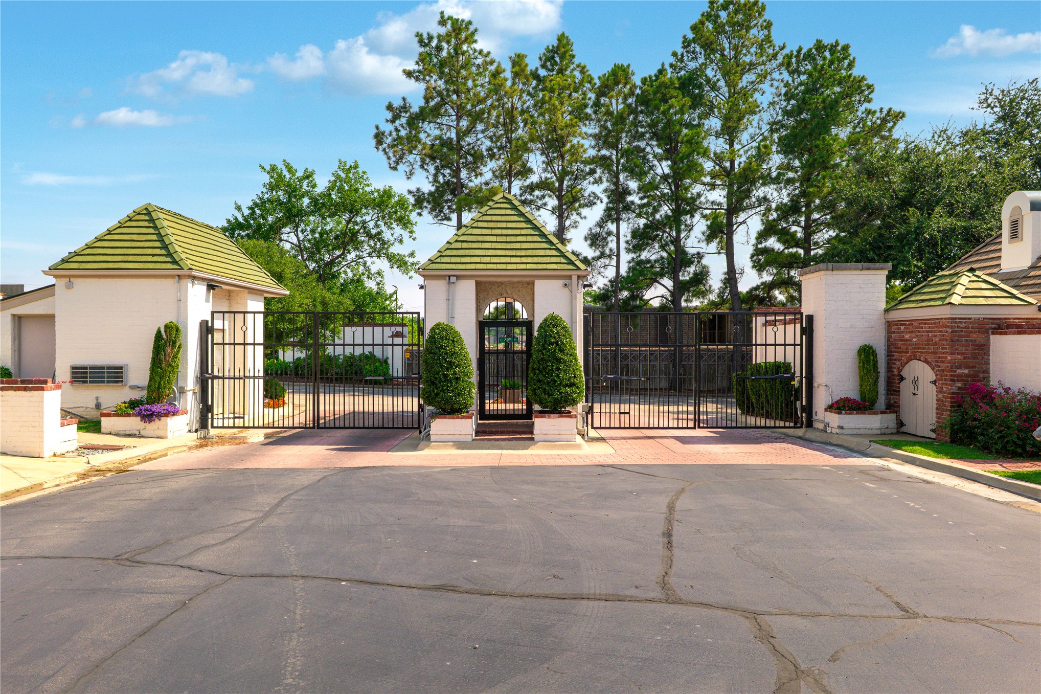 4807 S Yorktown Court Tulsa OK 74105