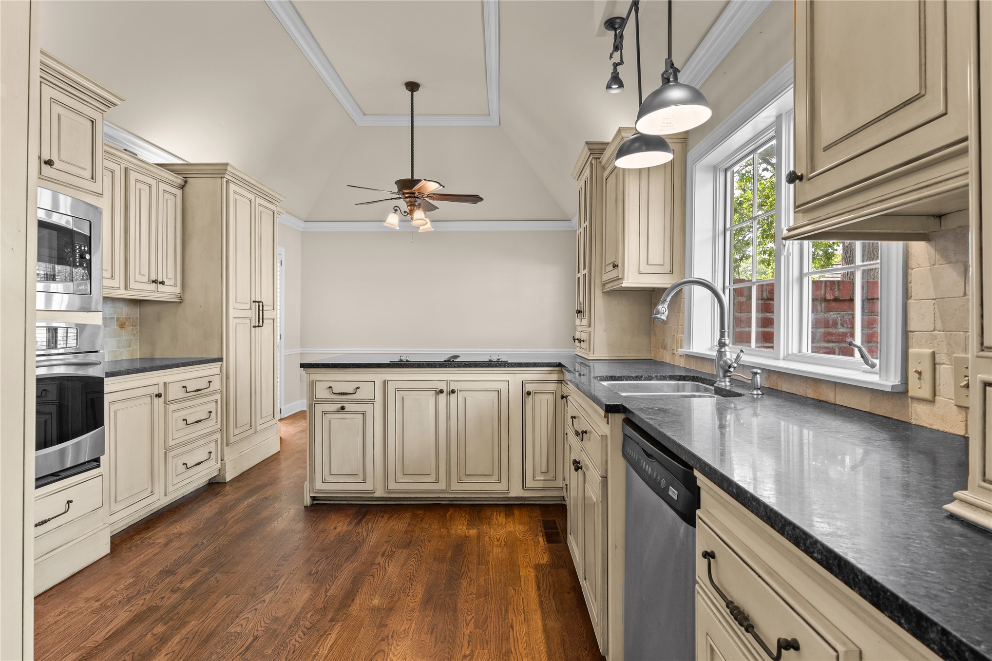 4807 S Yorktown Court Tulsa OK 74105