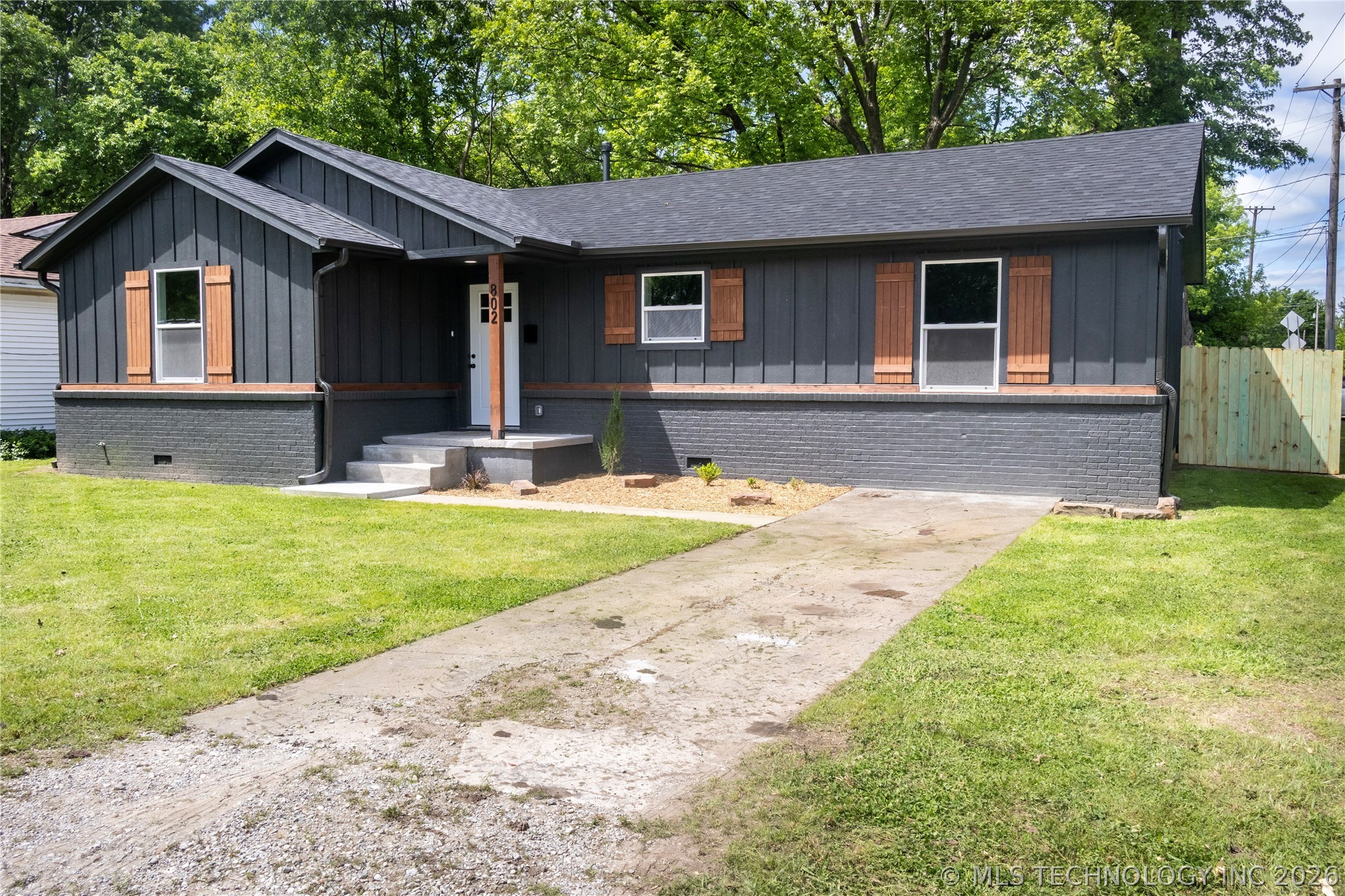 802 S Russell Street Skiatook OK 74070