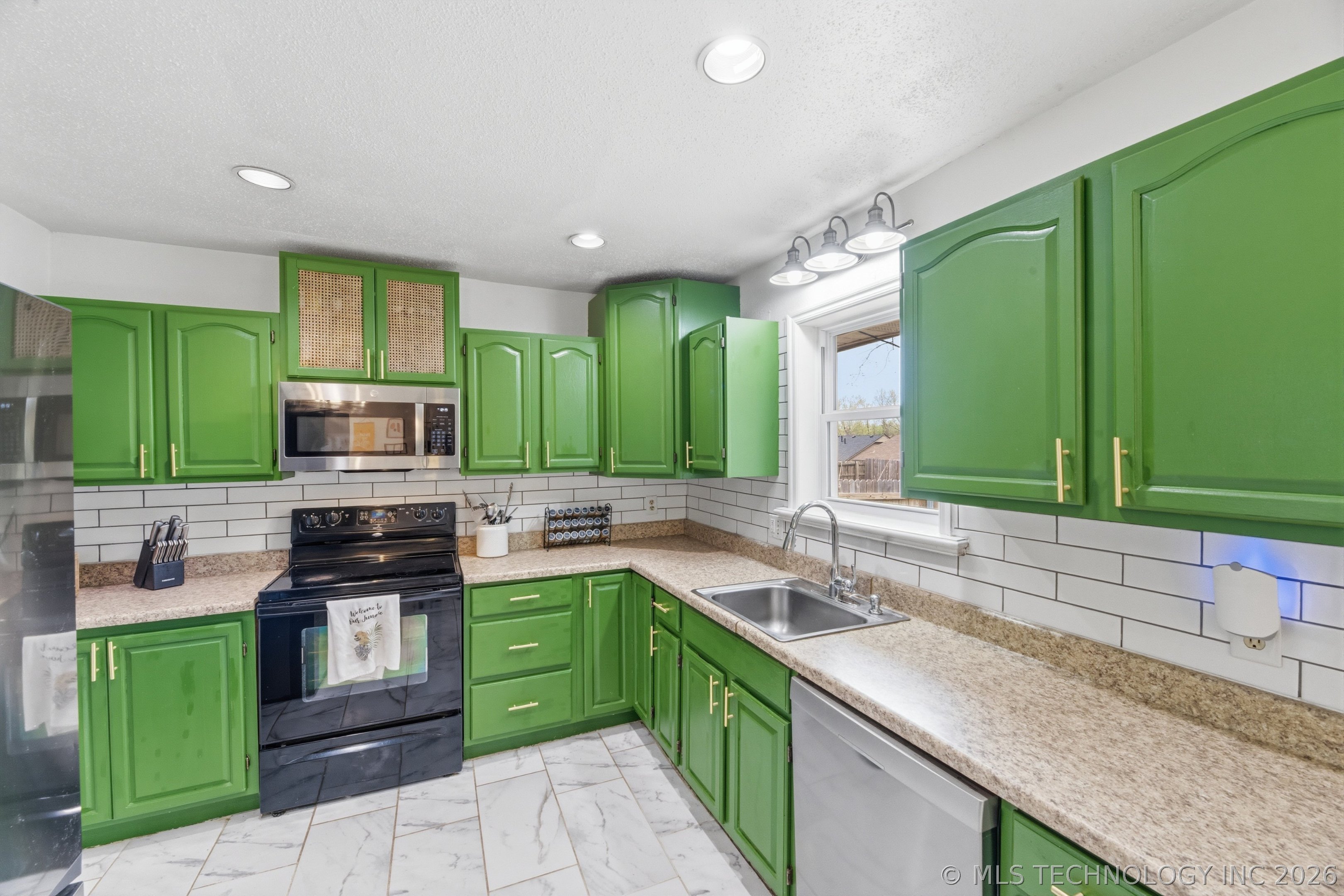 211 W 17th Street Owasso OK 74055