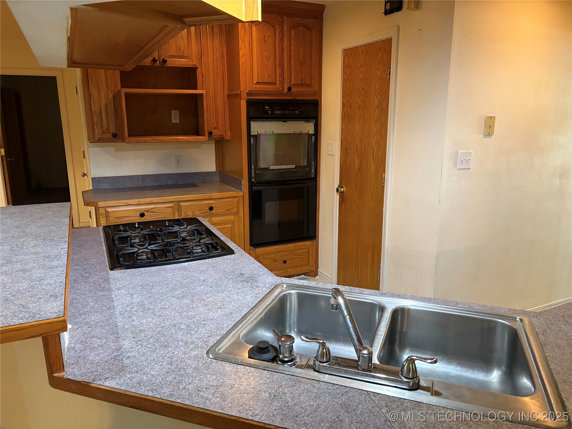 215 E Leecraft Colbert OK 74733
