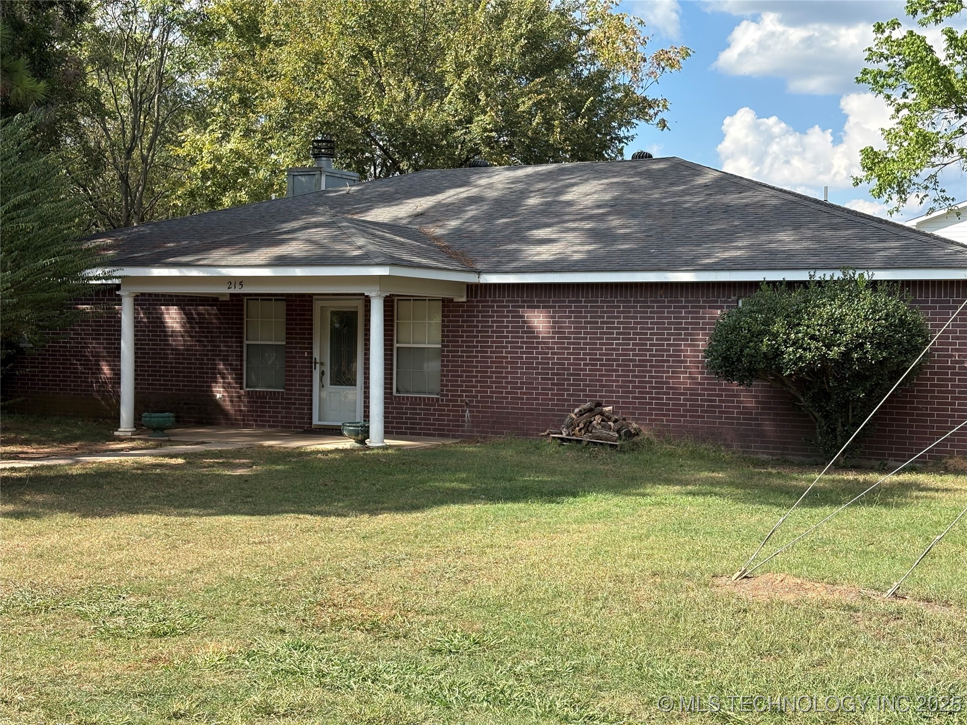 215 E Leecraft Colbert OK 74733