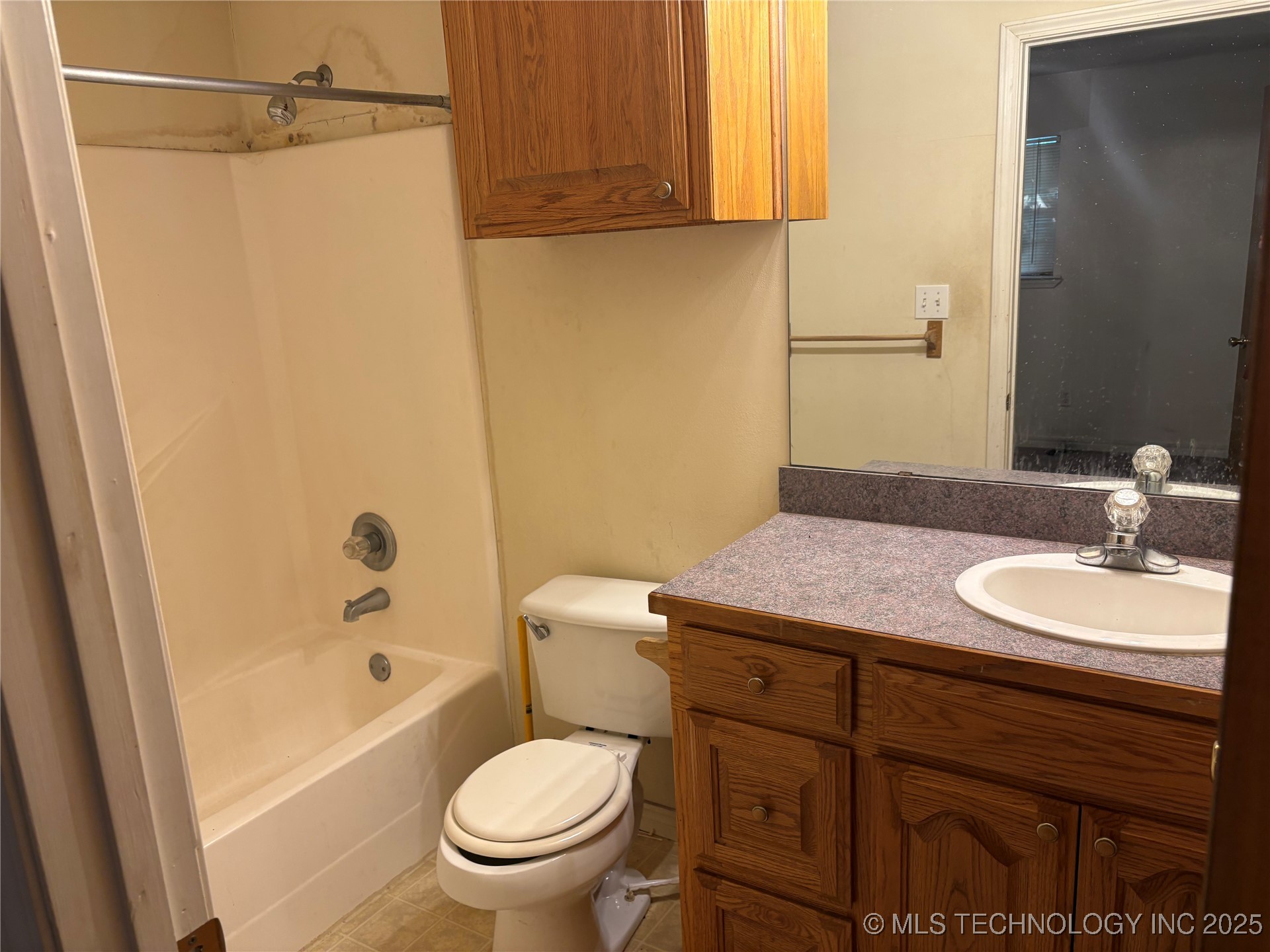 215 E Leecraft Colbert OK 74733