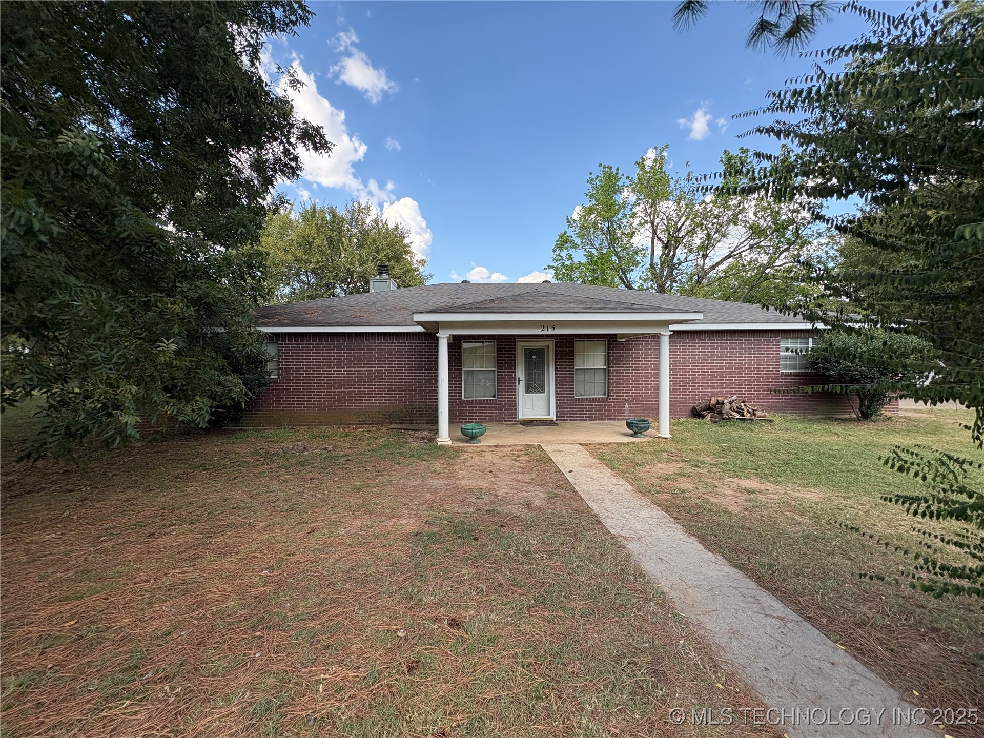 215 E Leecraft Colbert OK 74733