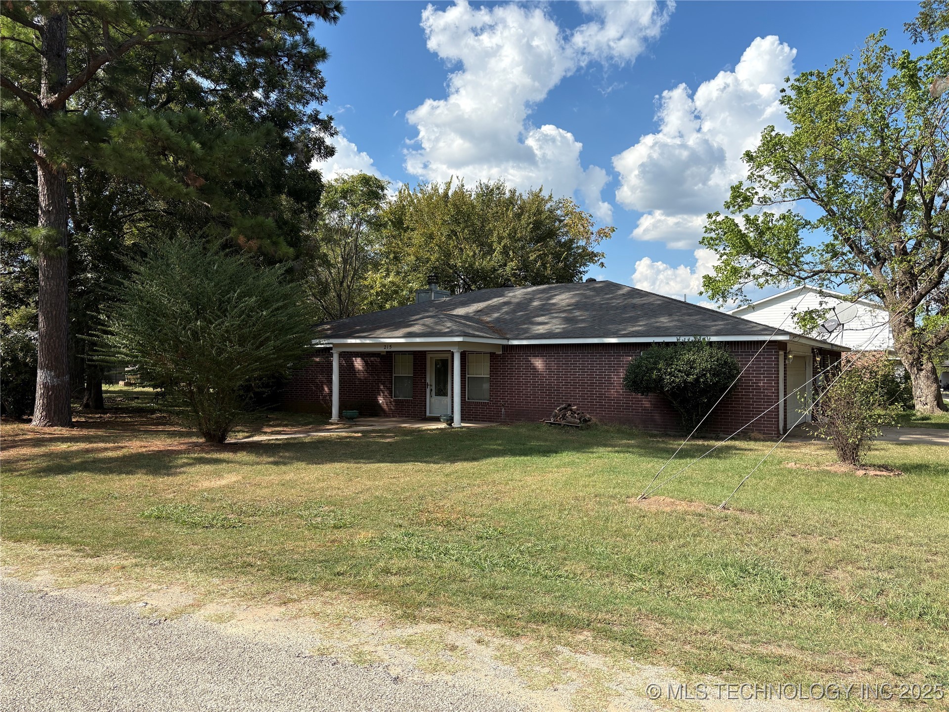 215 E Leecraft Colbert OK 74733