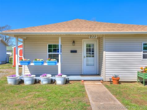 211 E 2nd Street Stroud OK 74079