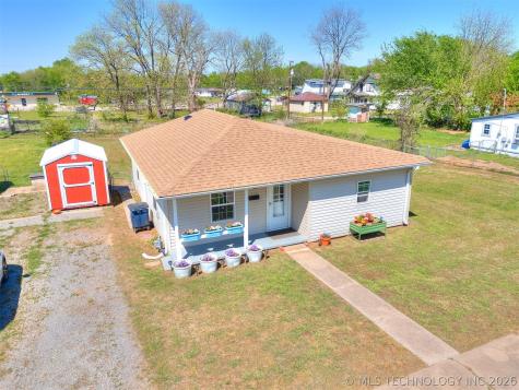 211 E 2nd Street Stroud OK 74079