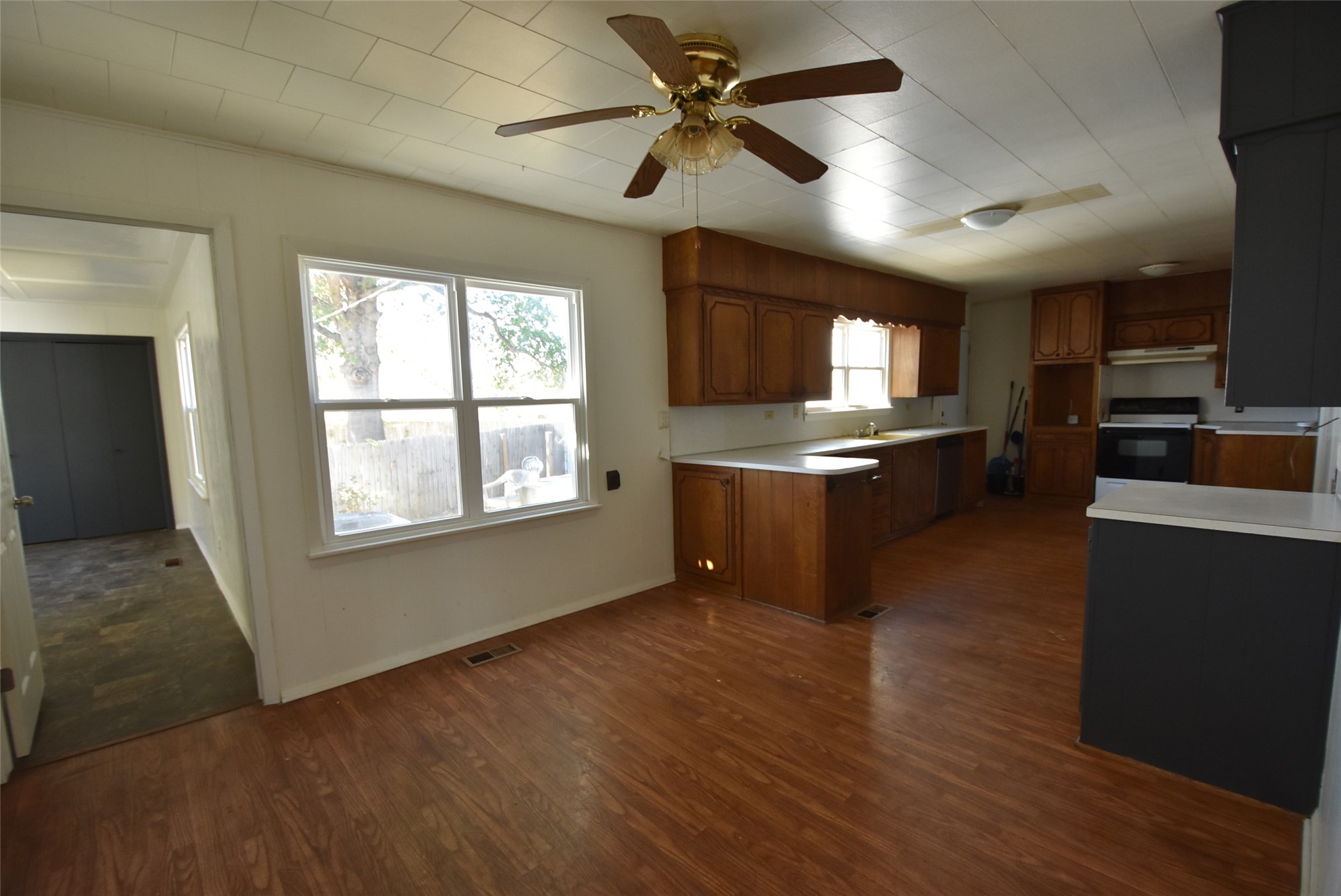 1323 Roosevelt Street Seminole OK 74868