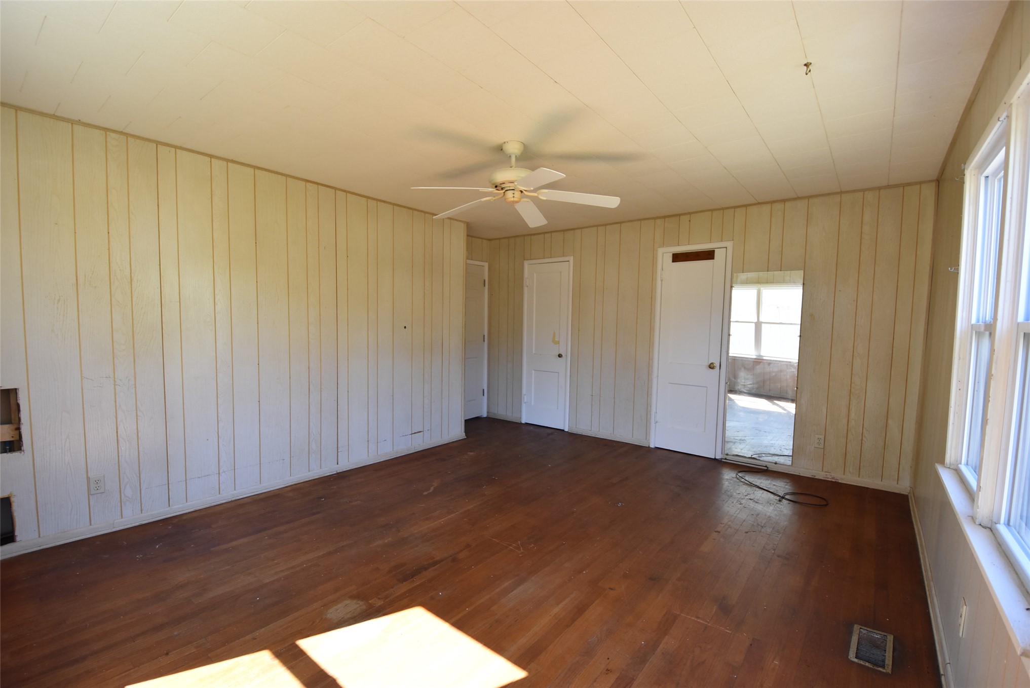 1323 Roosevelt Street Seminole OK 74868