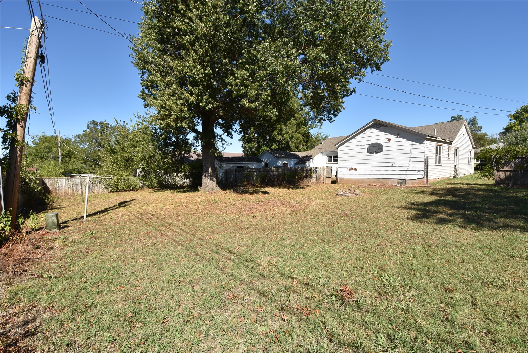 1323 Roosevelt Street Seminole OK 74868