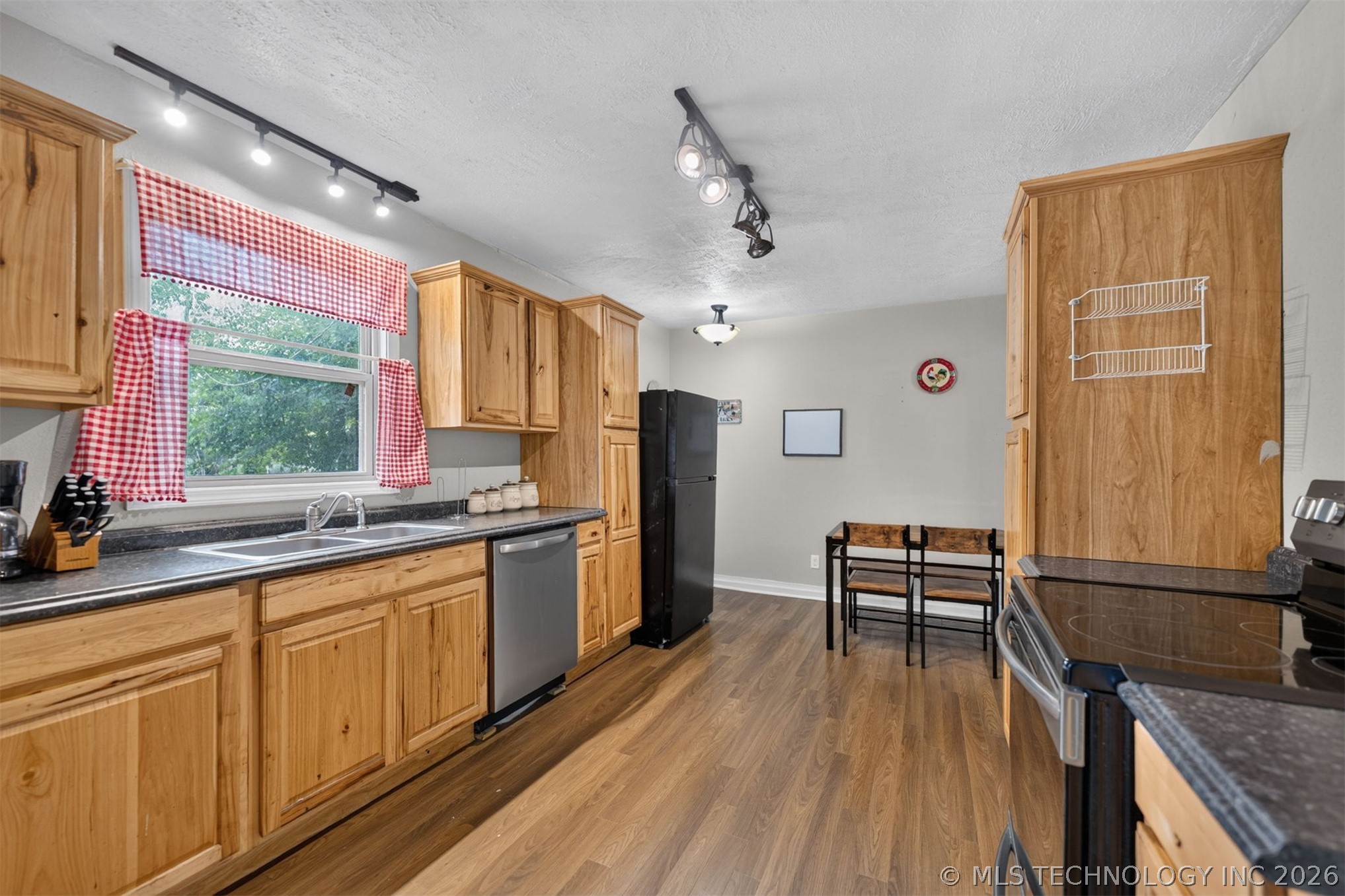 319 N Rowe Pryor OK 74361