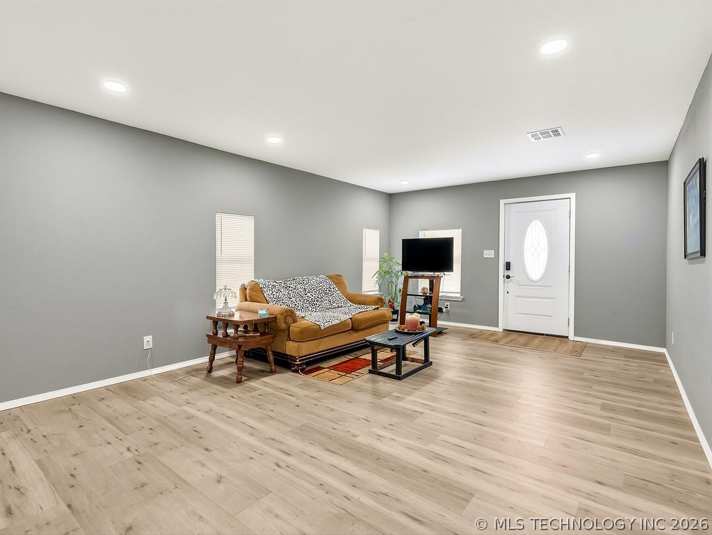810 W 2nd Ada OK 74820