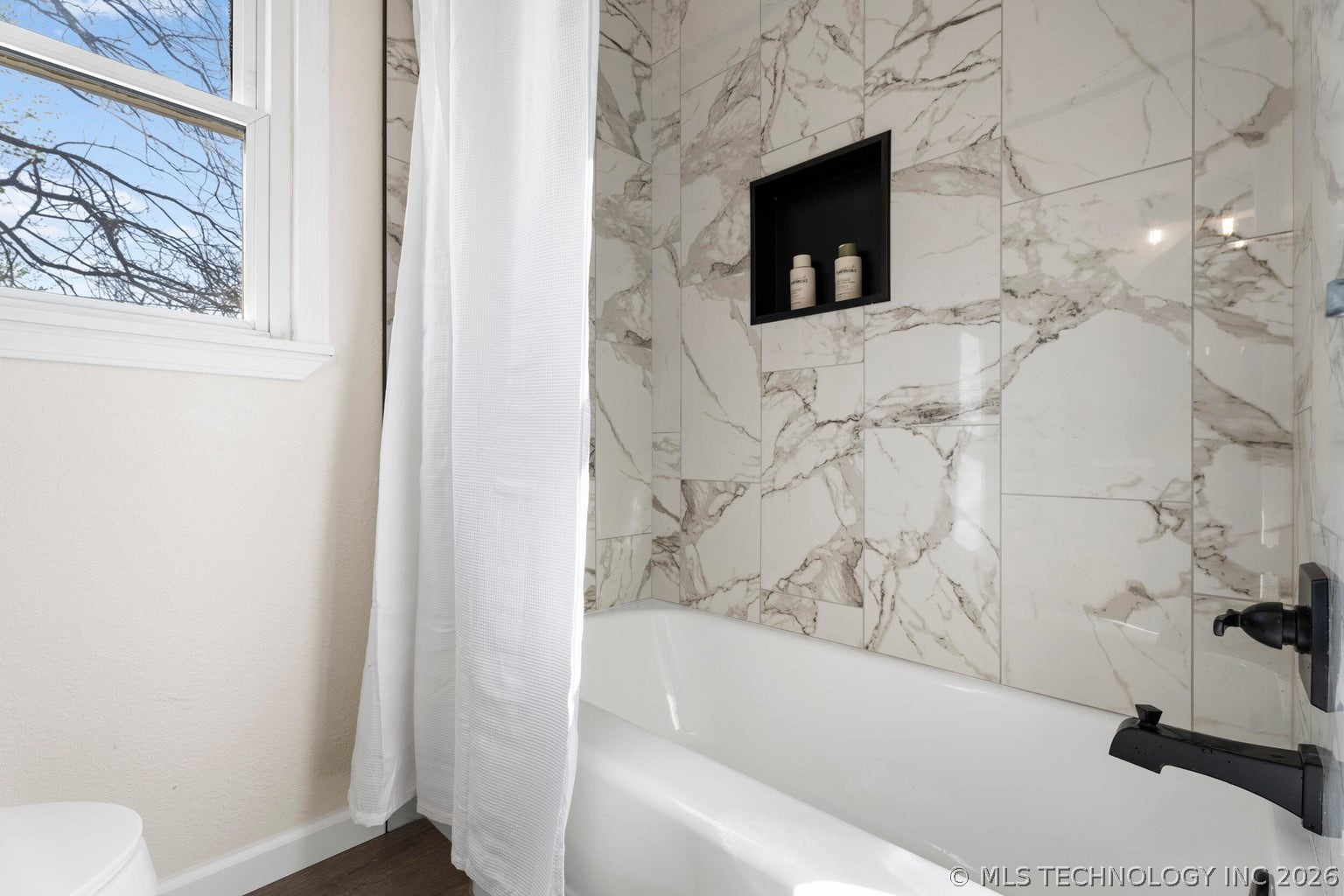 1925 B Street NE Miami OK 74354