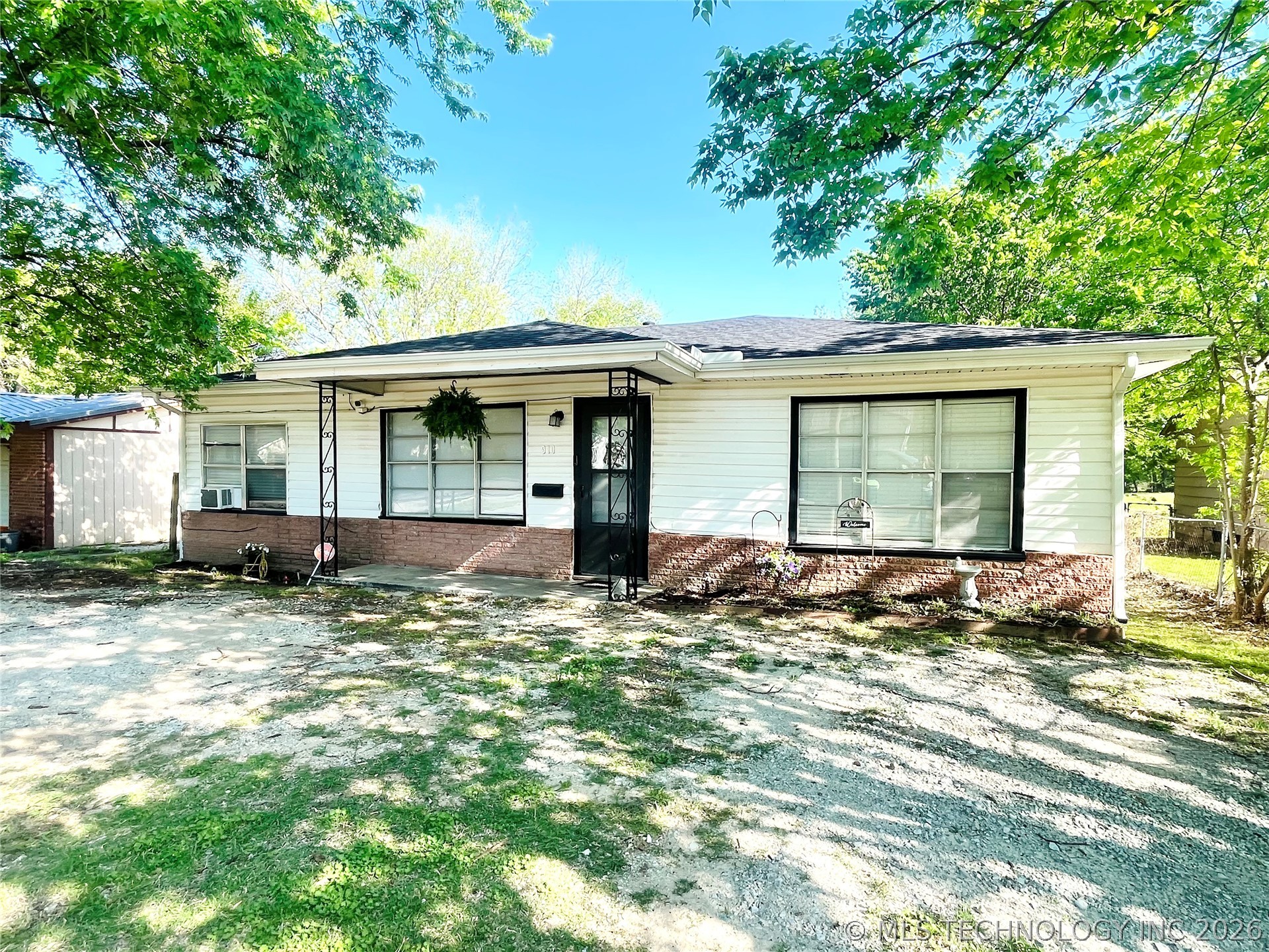 910 Orchard Street Ada OK 74820