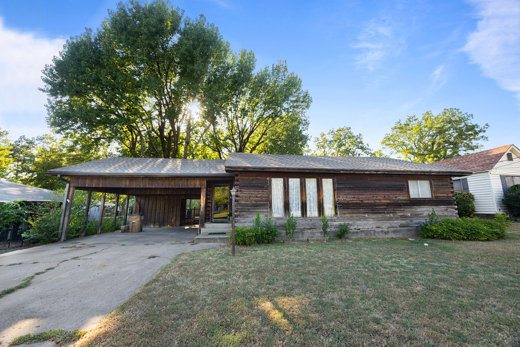 509 N Jefferson Avenue Wagoner OK 74467