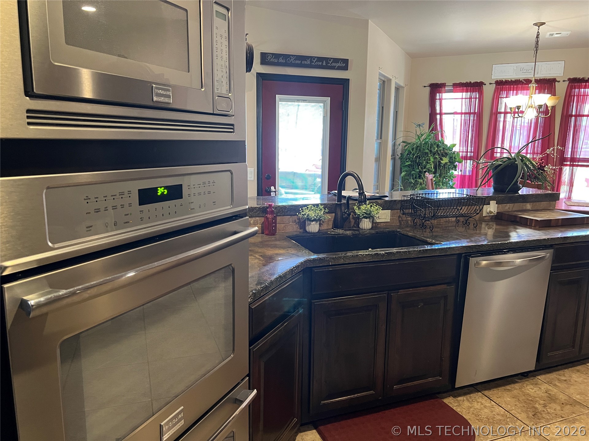 12619 E 233 Road S Webbers Falls OK 74470