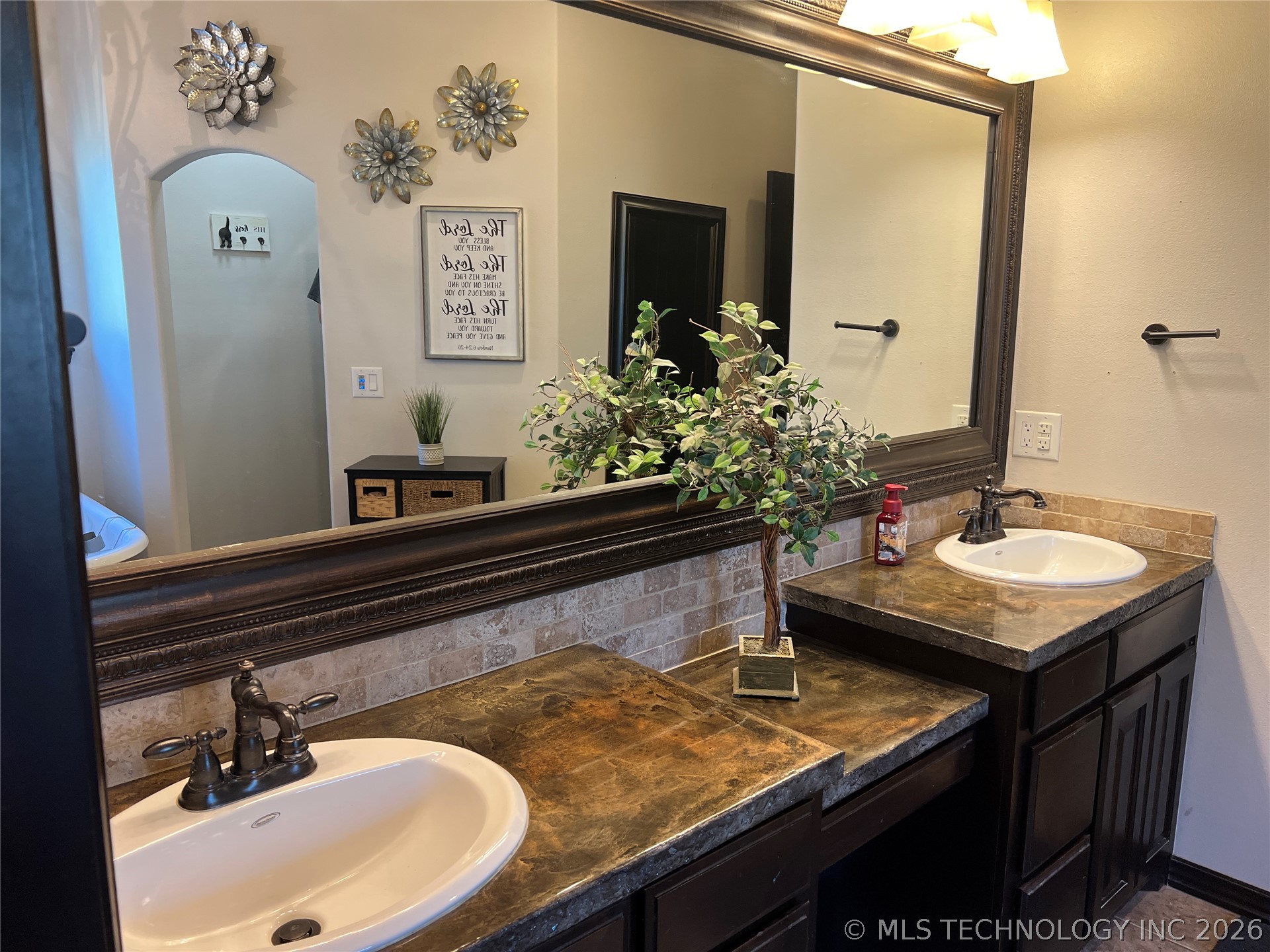 12619 E 233 Road S Webbers Falls OK 74470