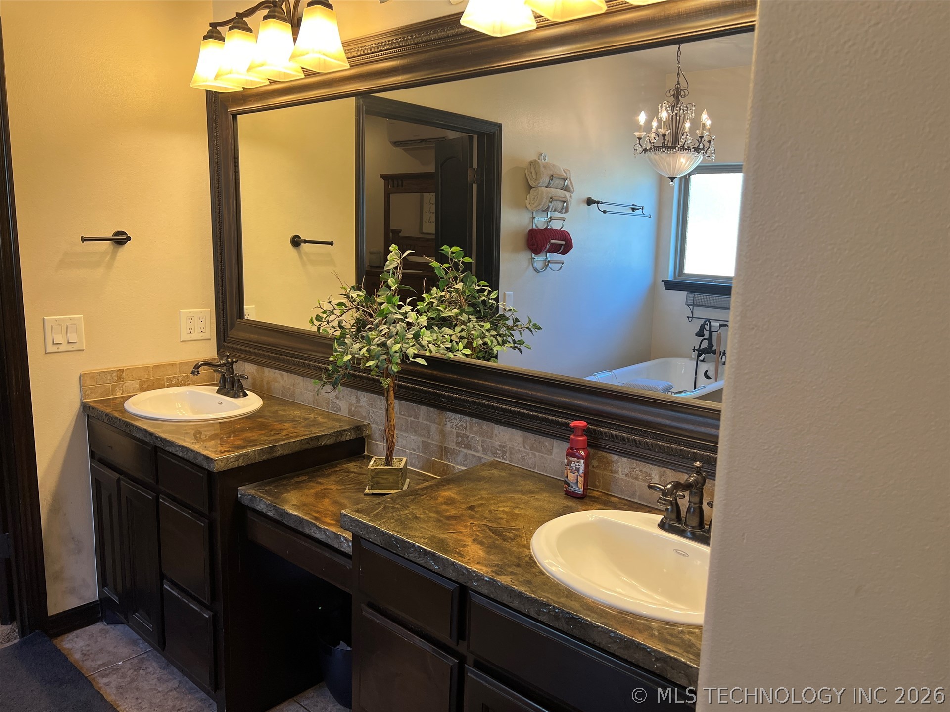 12619 E 233 Road S Webbers Falls OK 74470