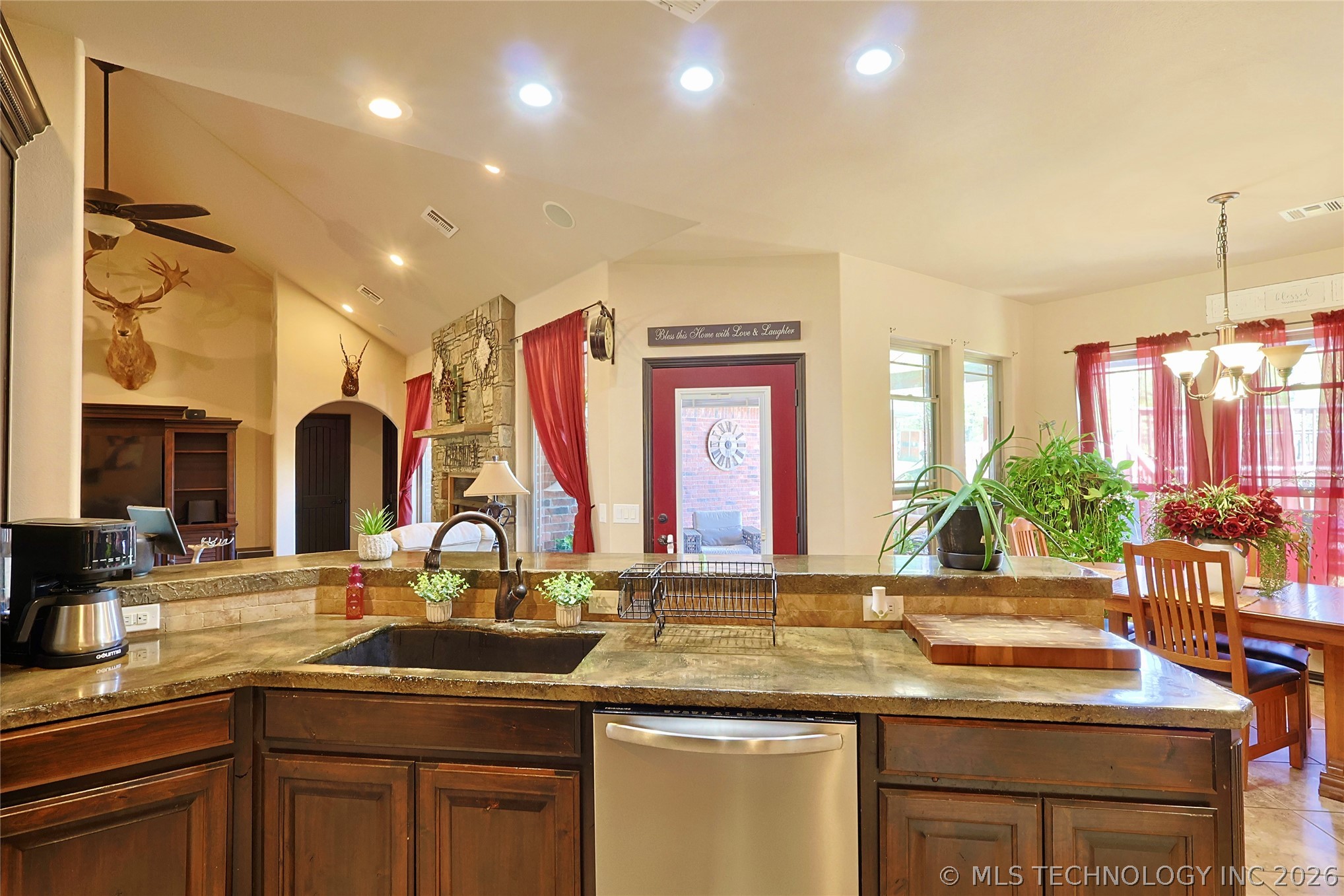 12619 E 233 Road S Webbers Falls OK 74470
