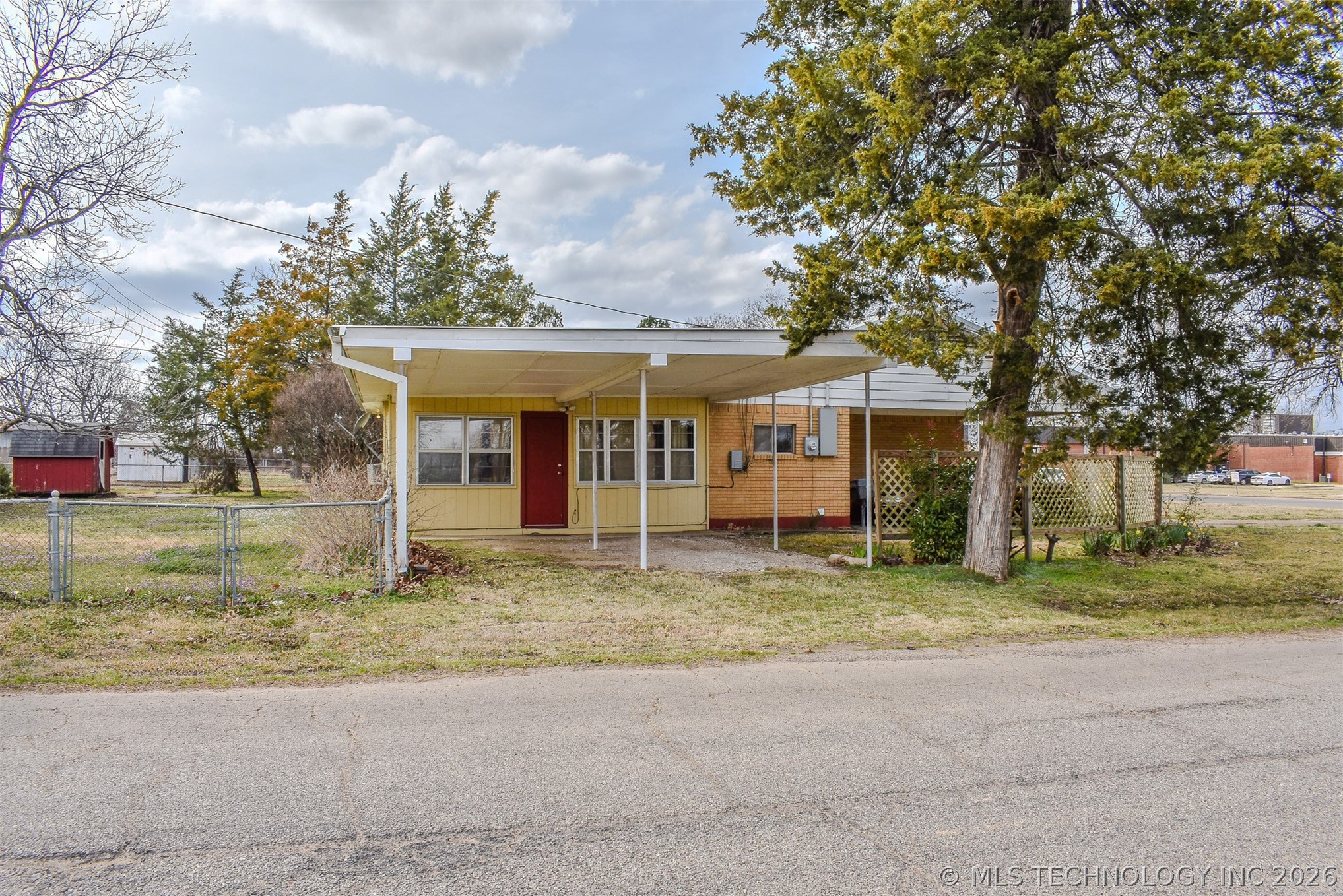 1414 E Kirk Street Hugo OK 74743