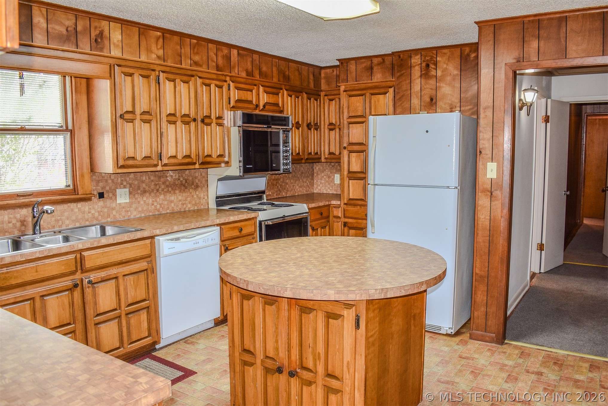 1414 E Kirk Street Hugo OK 74743