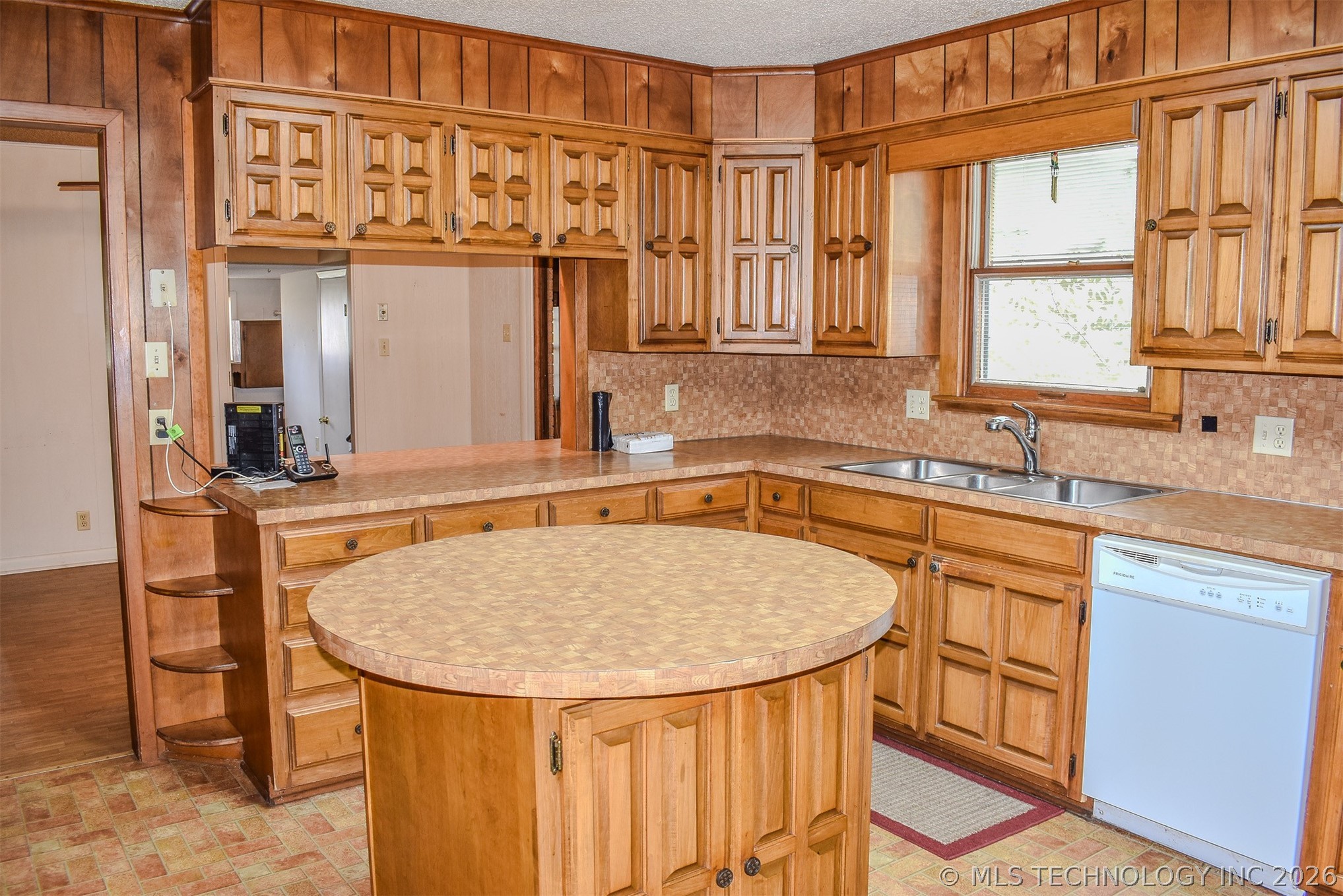 1414 E Kirk Street Hugo OK 74743