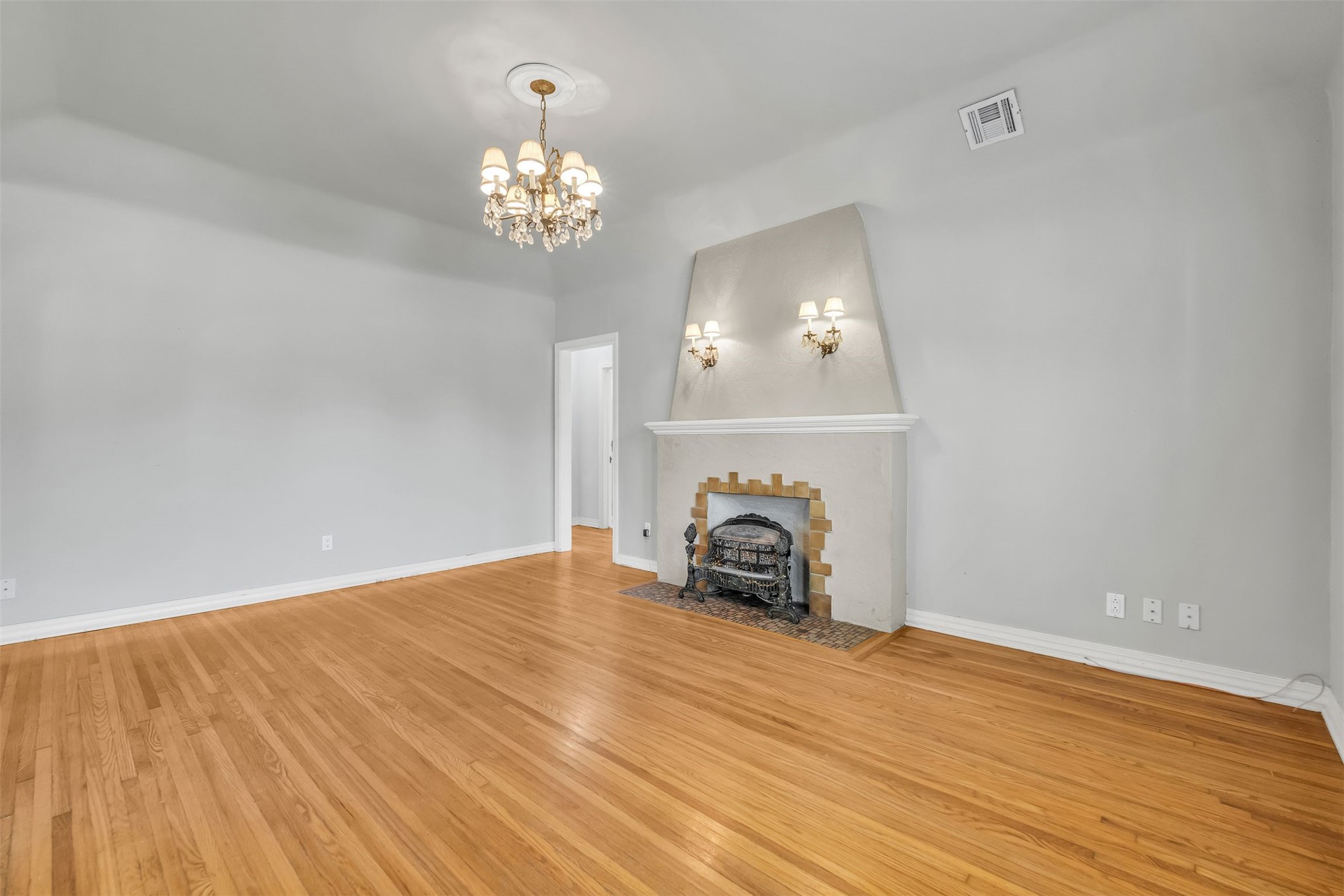2711 E 14th Street Tulsa OK 74104