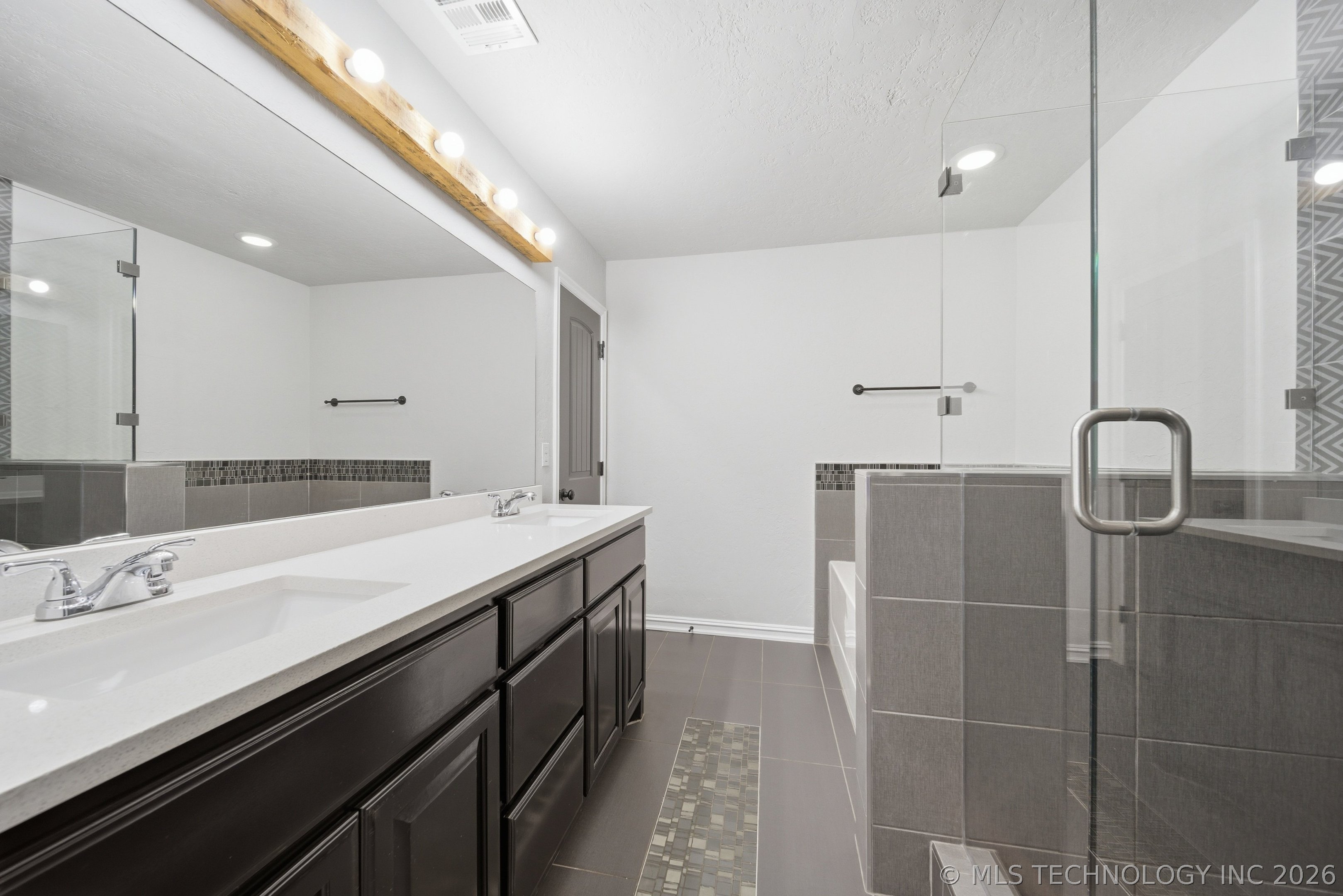 10716 Masters Circle Jenks OK 74037