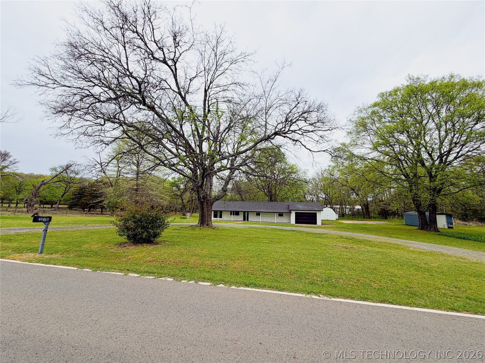 14221 N Grace Hudlen Road Hulbert OK 74441