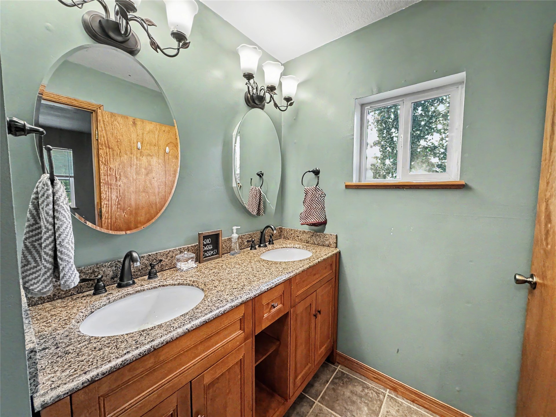 24737 E Cobbs Corner Road Tahlequah OK 74464