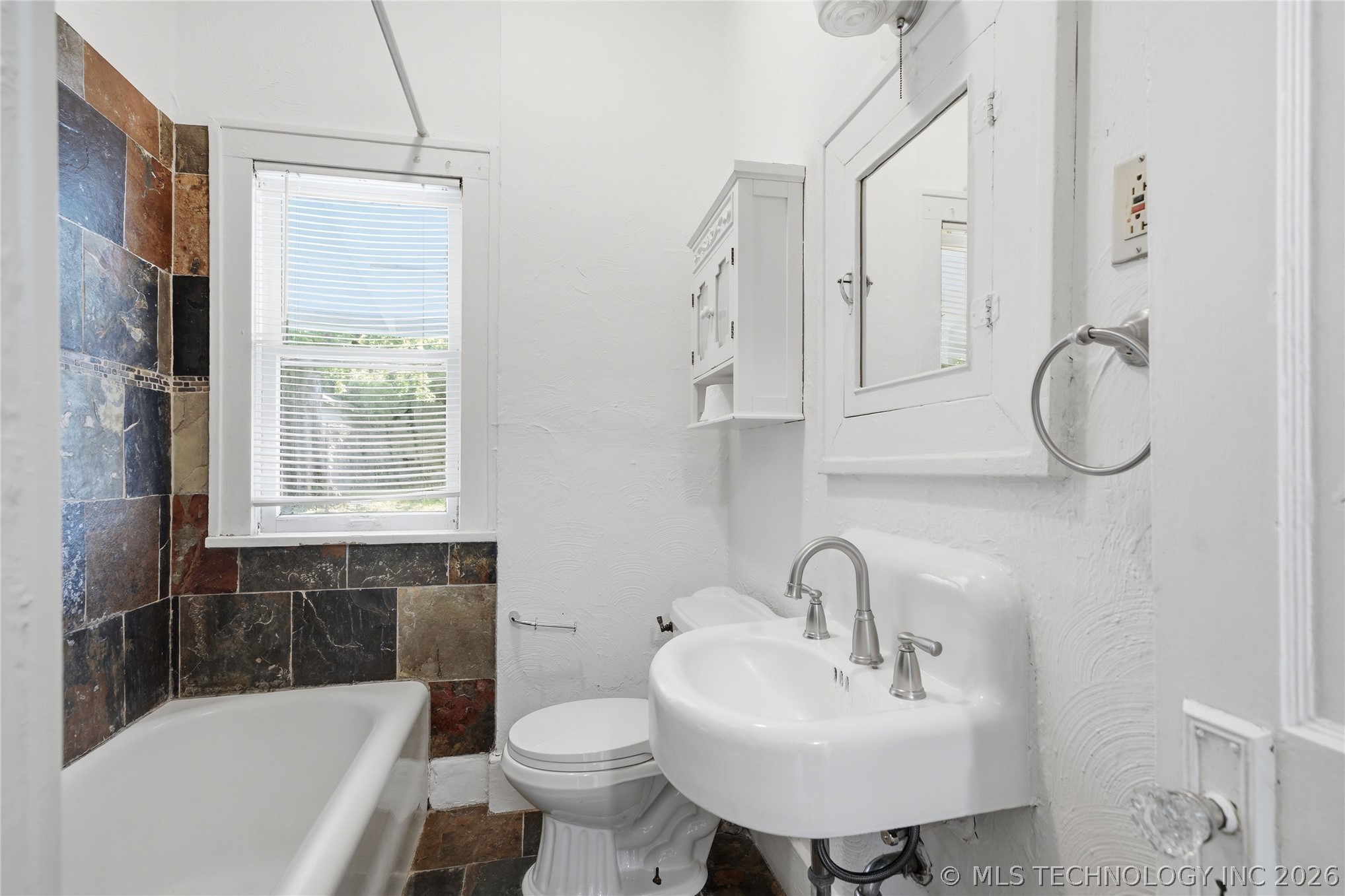 1527 S Yorktown Avenue Tulsa OK 74104