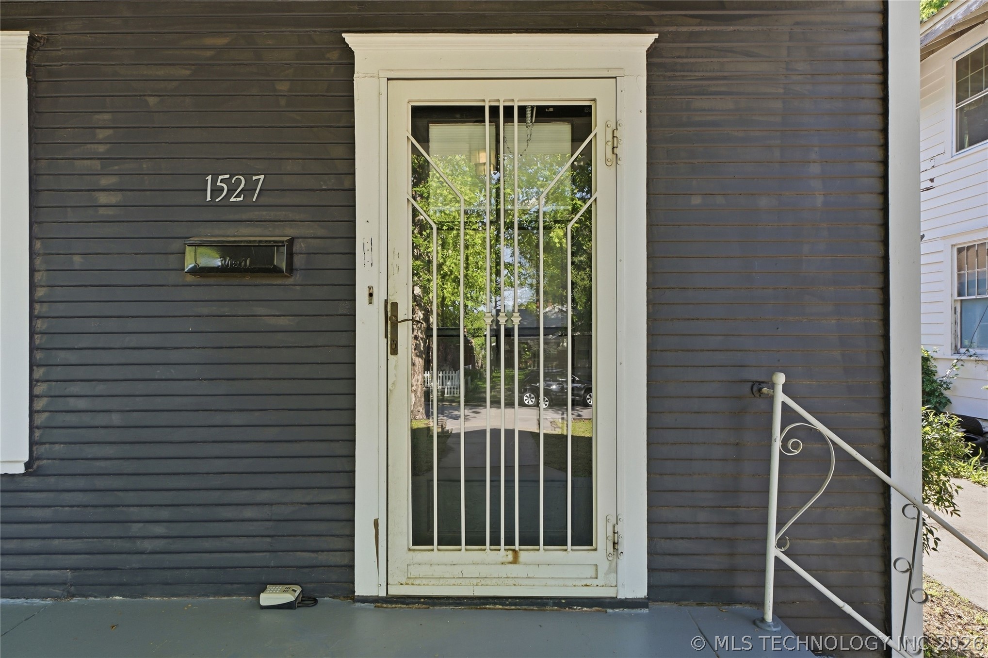 1527 S Yorktown Avenue Tulsa OK 74104