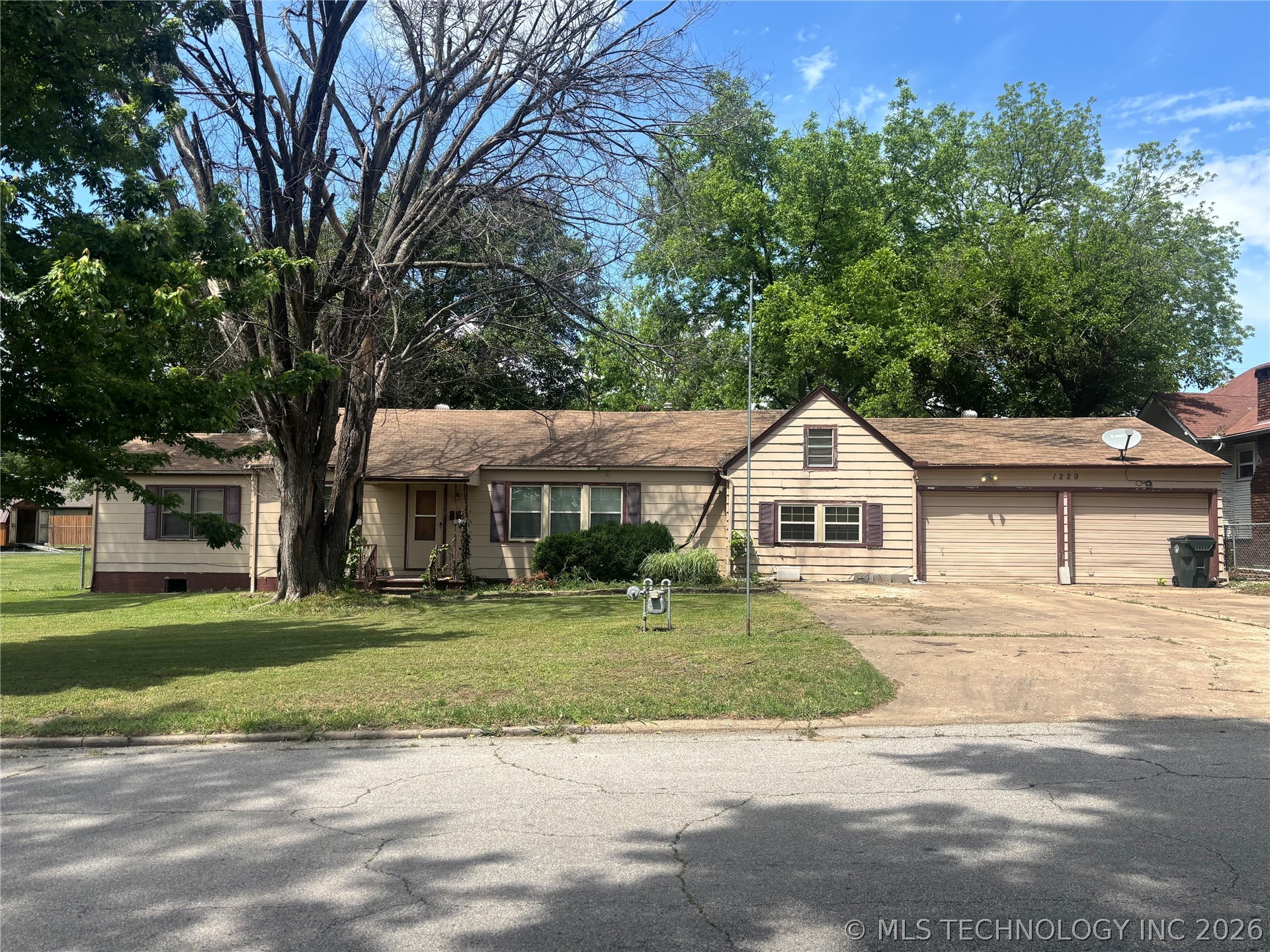 1229 E 10th Street Okmulgee OK 74447