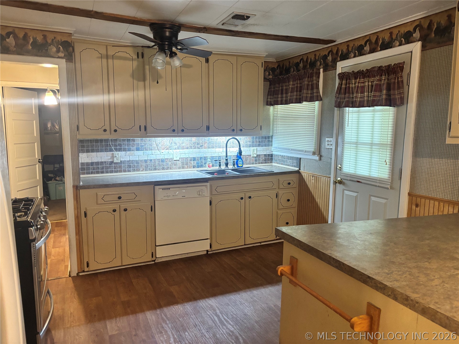 1229 E 10th Street Okmulgee OK 74447