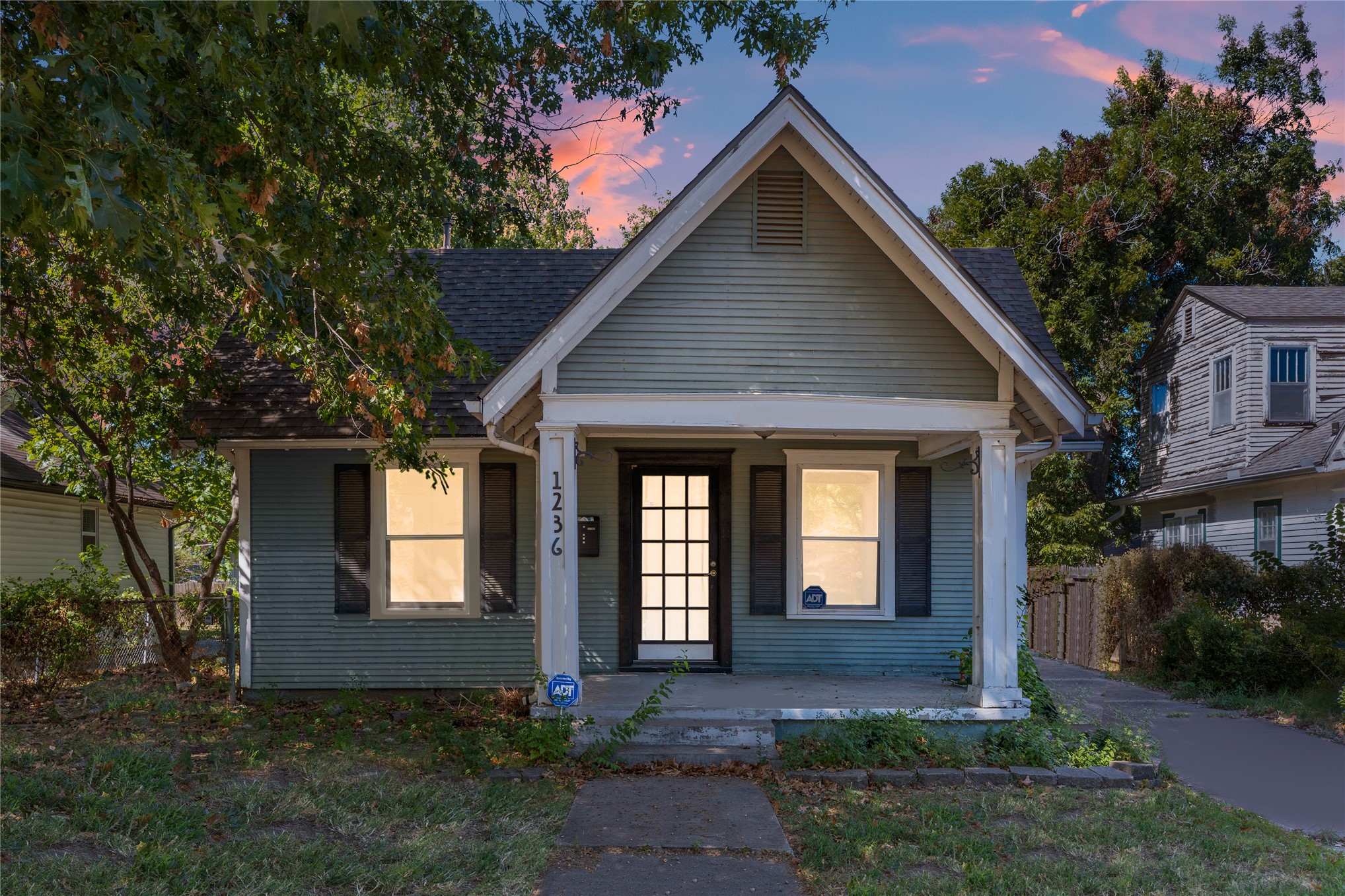 1236 S Columbia Place Tulsa OK 74104