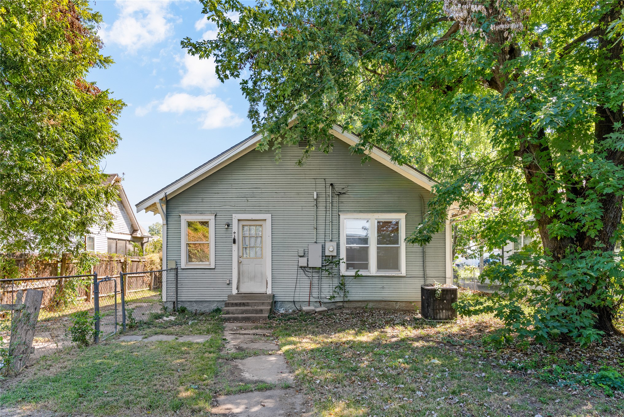 1236 S Columbia Place Tulsa OK 74104