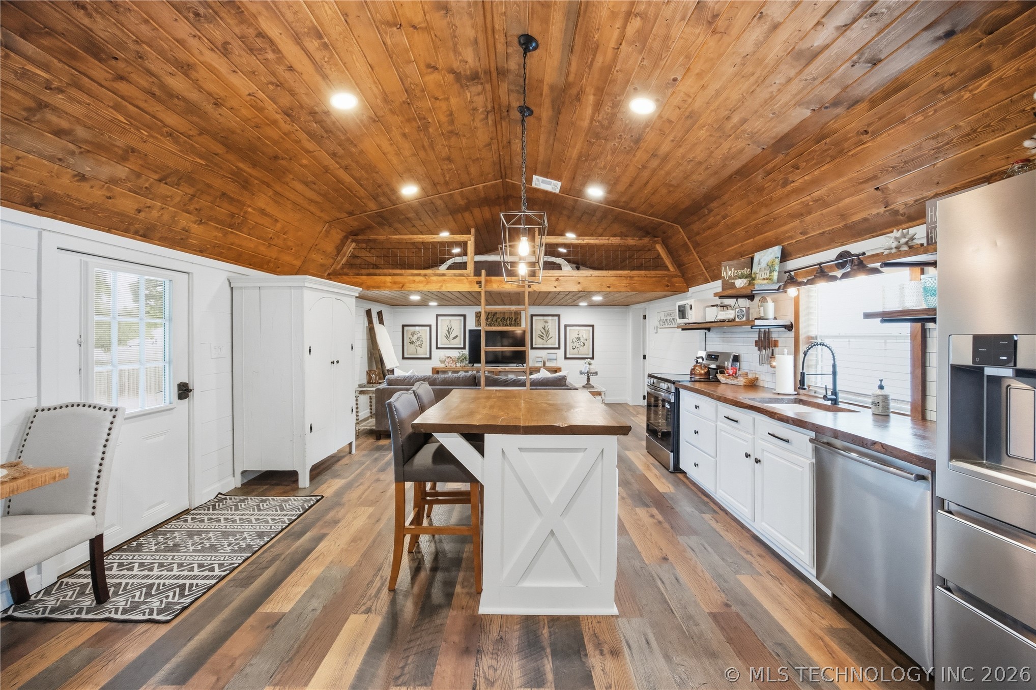 168 Kiamichi Eufaula OK 74432
