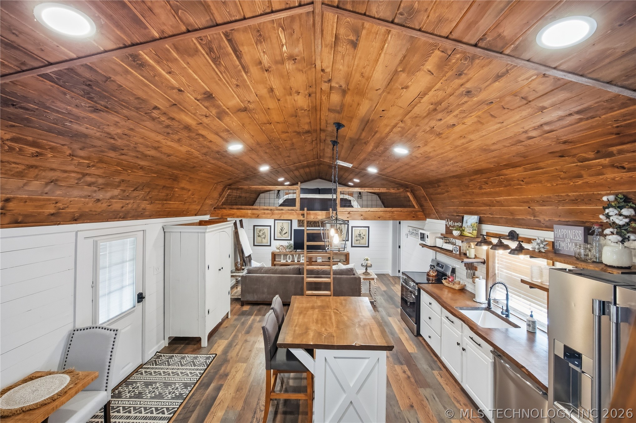 168 Kiamichi Eufaula OK 74432