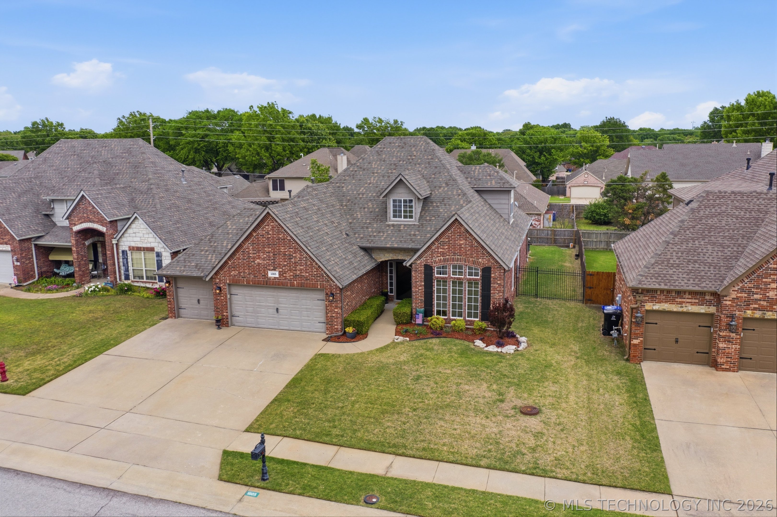 1005 S Yellowood Place W Broken Arrow OK 74012