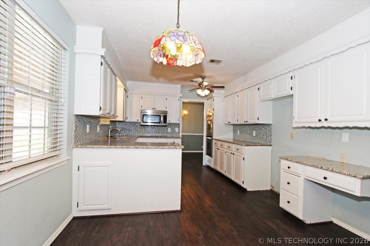 2408 Chapel Hill Court Bartlesville OK 74006