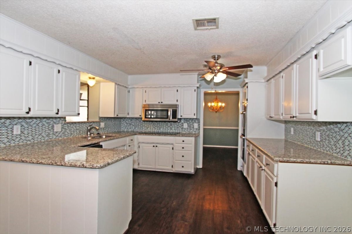 2408 Chapel Hill Court Bartlesville OK 74006