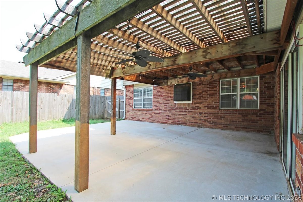 2408 Chapel Hill Court Bartlesville OK 74006