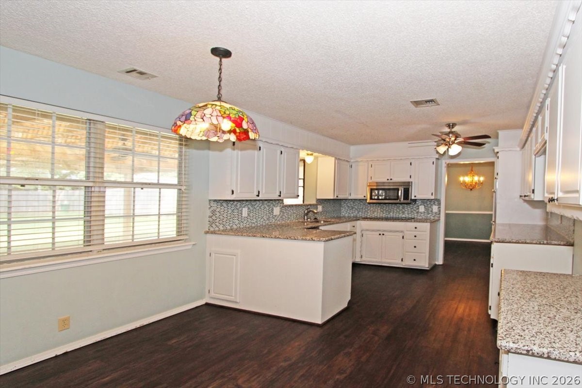 2408 Chapel Hill Court Bartlesville OK 74006