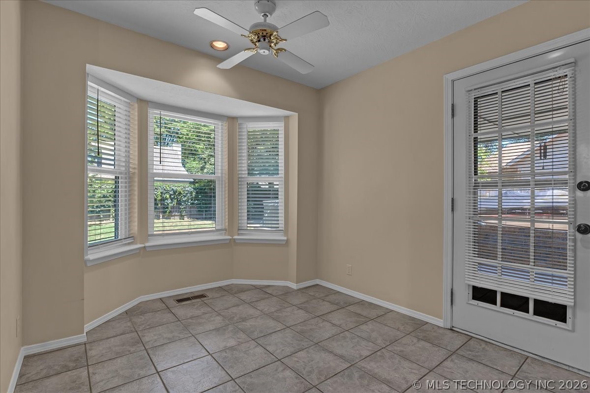 2412 W Twin Oaks Street Broken Arrow OK 74011