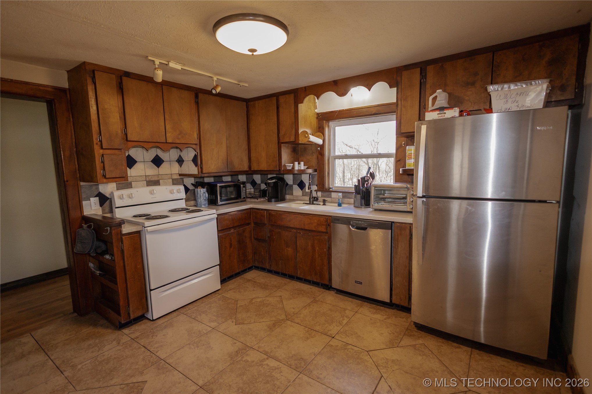 37801 County Road 492 Eucha OK 74342