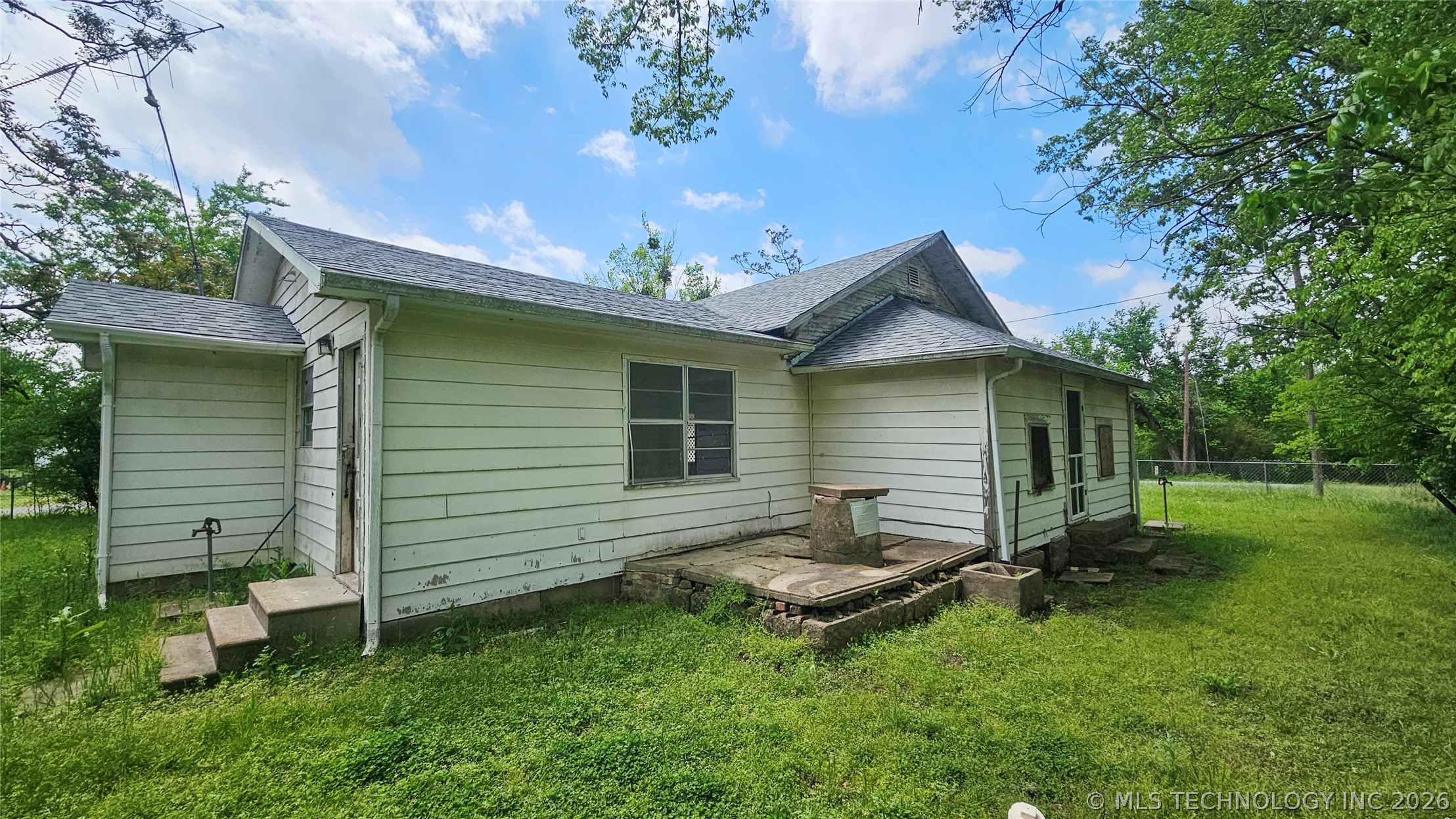 506 7th Street Stuart OK 74570