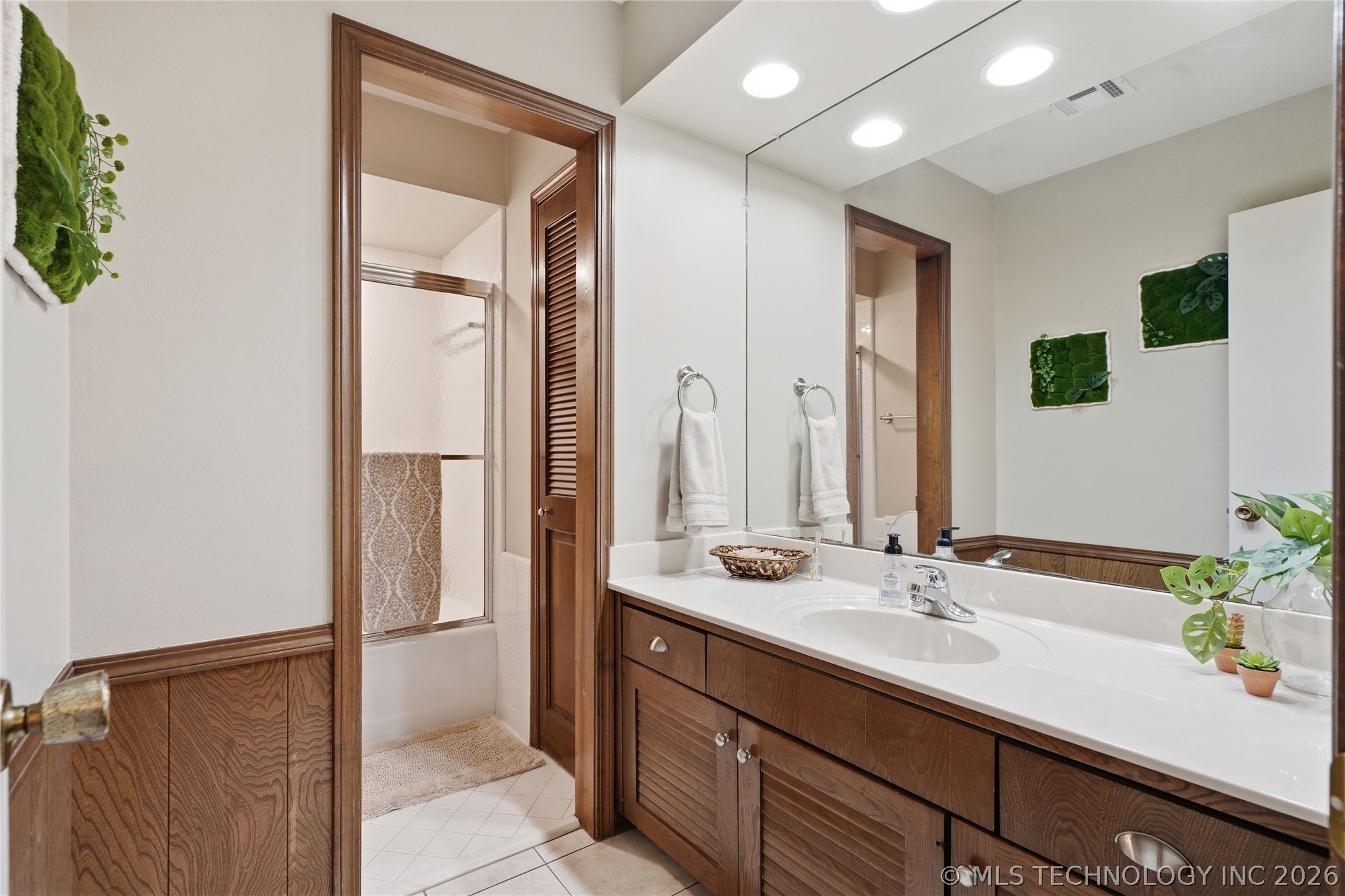 6652 E 46th Place Tulsa OK 74145