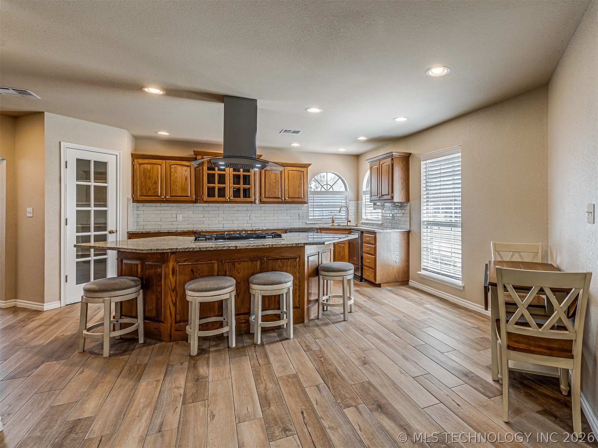 614 W 37th Place Sand Springs OK 74063