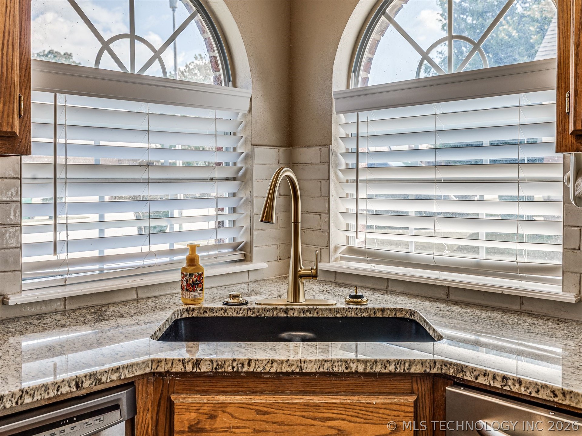 614 W 37th Place Sand Springs OK 74063